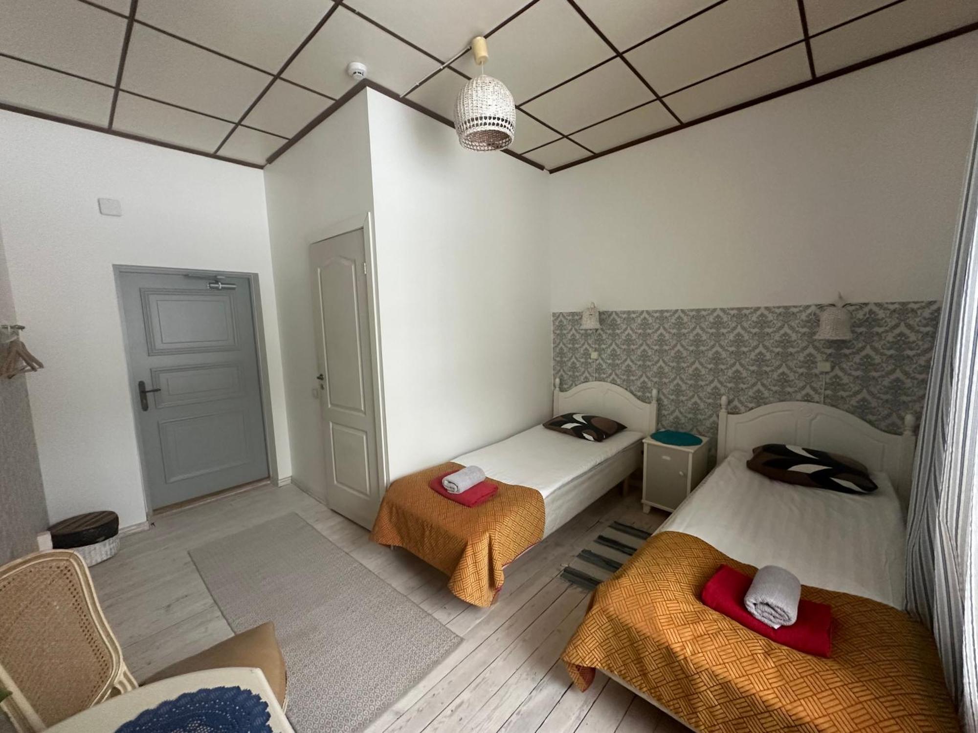 Guesthouse Kadrina Mois Exterior photo